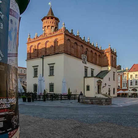 Euro Aparthotel Tarnów Exteriör bild