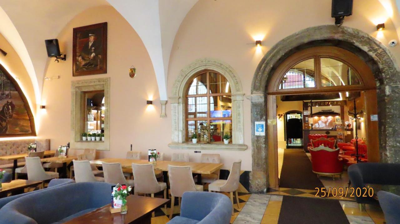 Euro Aparthotel Tarnów Exteriör bild