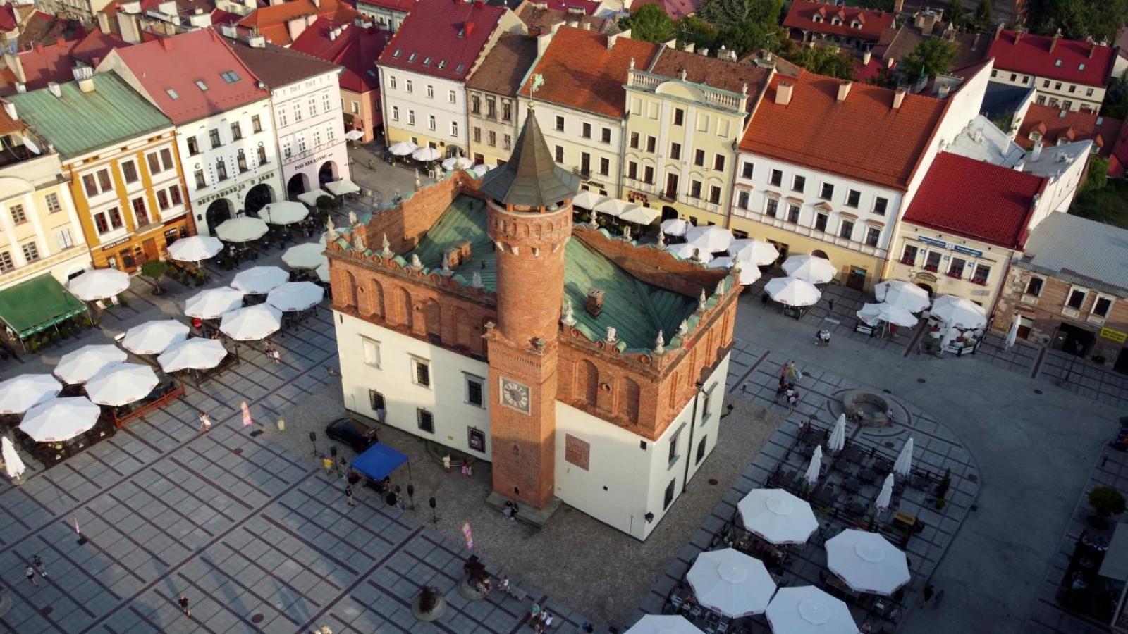 Euro Aparthotel Tarnów Exteriör bild