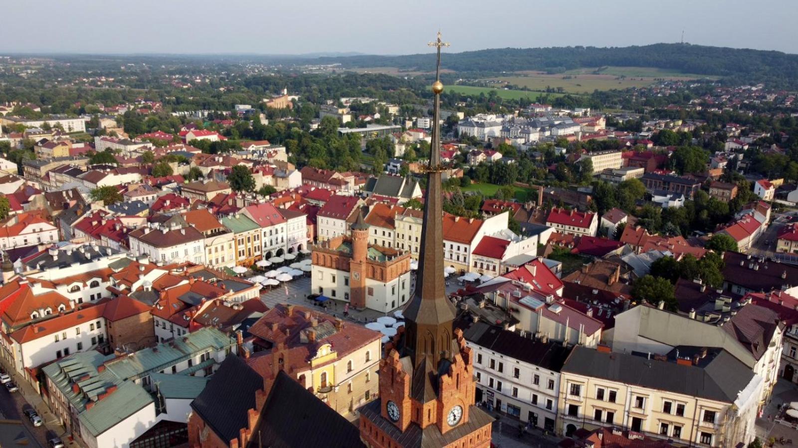 Euro Aparthotel Tarnów Exteriör bild
