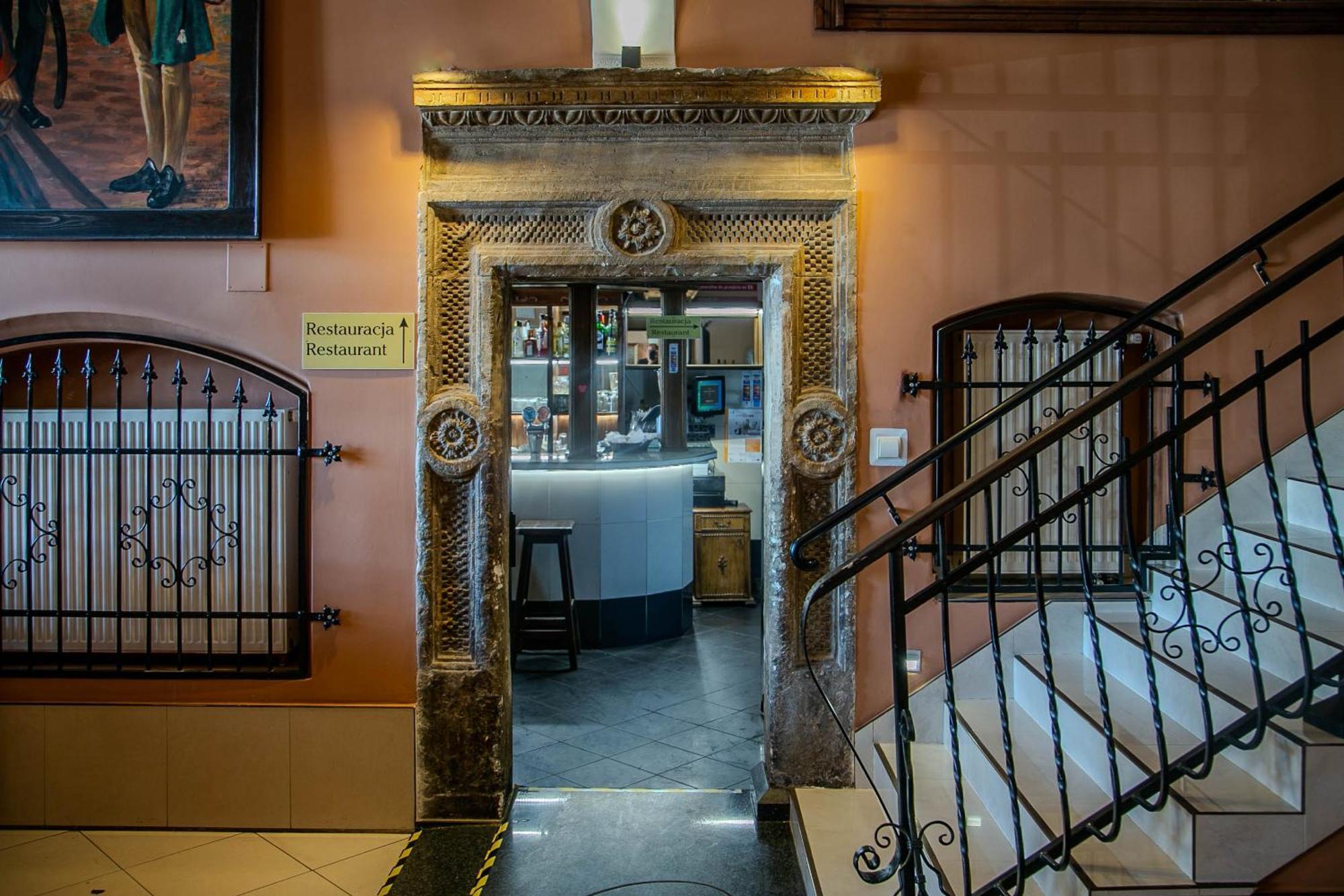 Euro Aparthotel Tarnów Exteriör bild