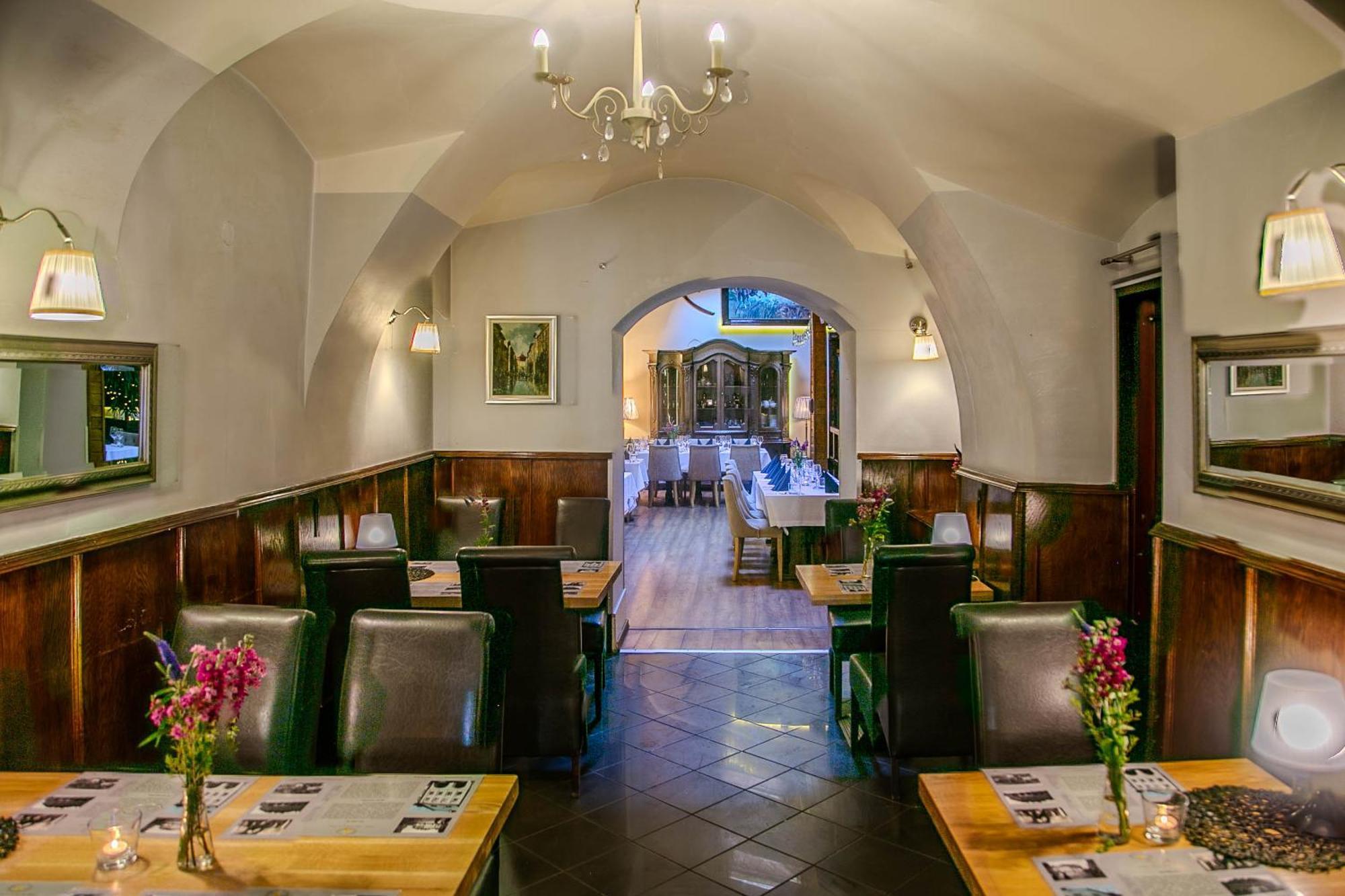 Euro Aparthotel Tarnów Exteriör bild