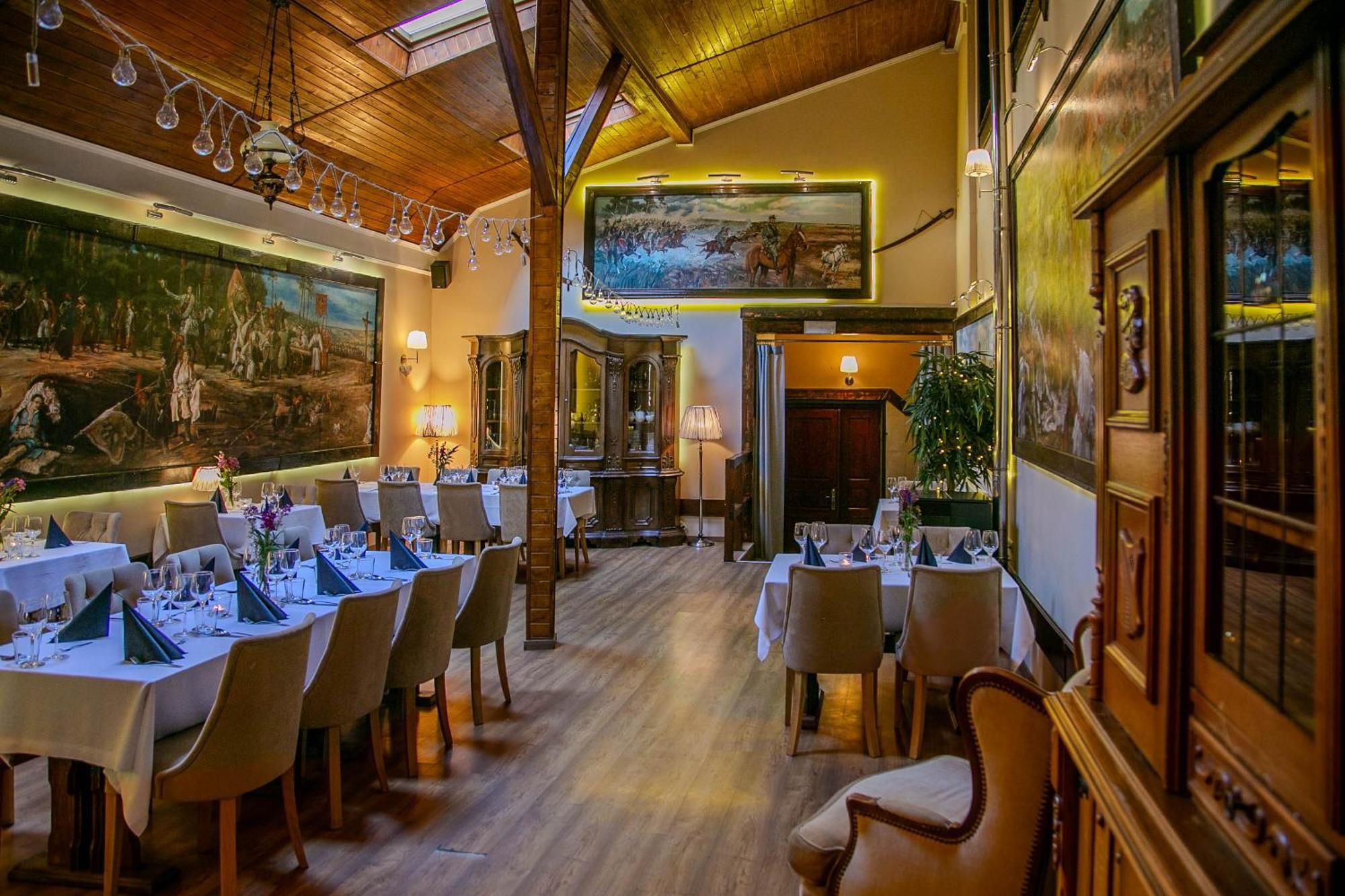 Euro Aparthotel Tarnów Exteriör bild